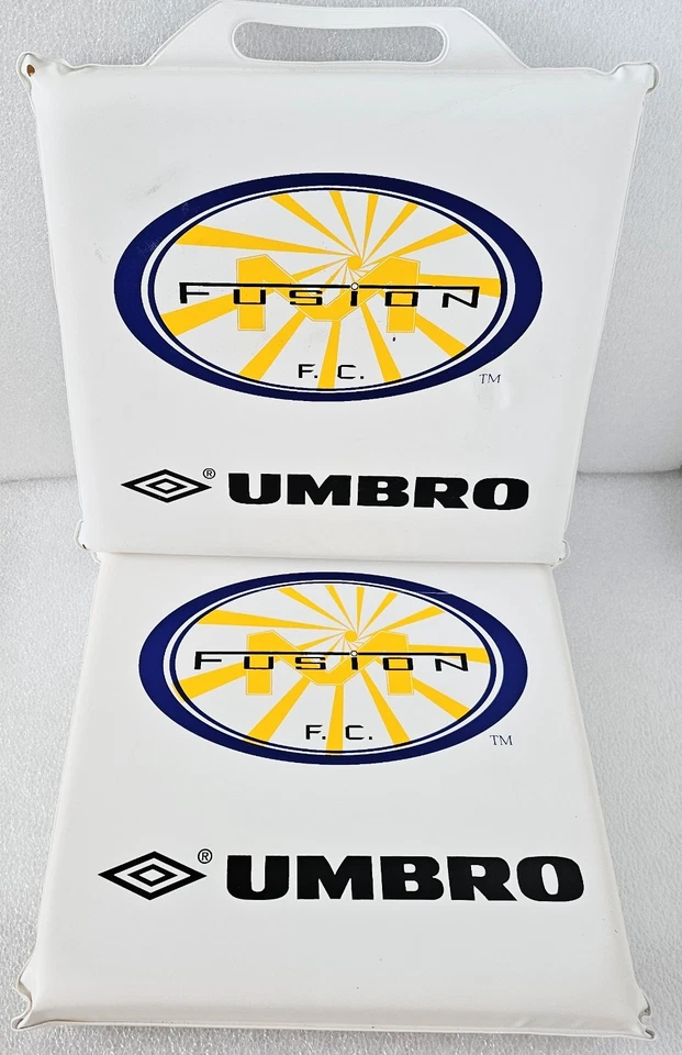 Juego de pares de asientos Miami Fusion FC Umbro Vynal vintage 1998 MLS Stadium Foto 2 de 4