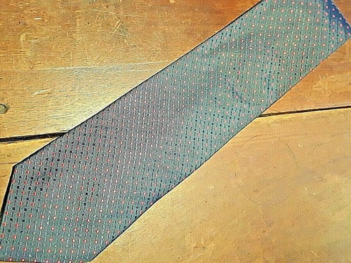 Corbata de lunares negros y rojos texturizados 100 % seda hecha a mano en Francia - Imagen 2 de 3