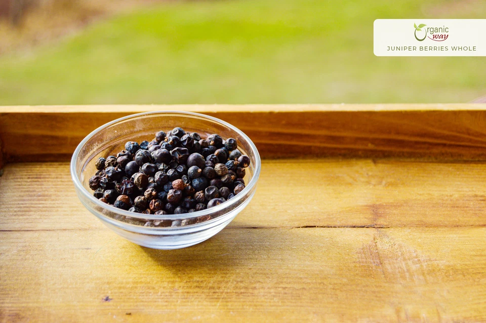 Bayas de enebro orgánicas enteras - orgánicas, kosher y certificadas por el USDA Foto 4 de 4