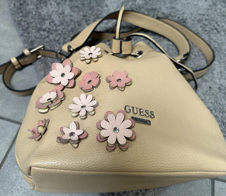 Guess Cherrywood floral Bucket handbag new - Image 3 of 4