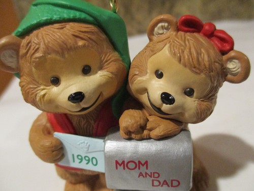 1990 MOM AND DAD TEDDY BEARS HALLMARK CHRISTMAS ORNAMENT - 第 1/5 張圖片