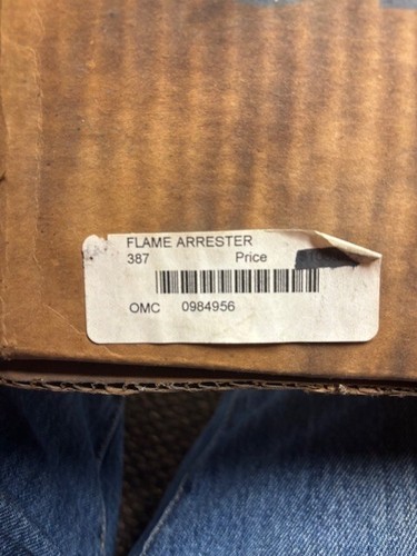 OMC 984956 2 Barrel Carburetor Arrestor Cover - Picture 3 of 3