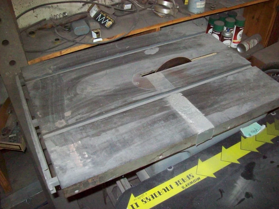 Mesa de hierro fundido Craftsman de la década de 1950, sierra de mesa Foto 2 de 4