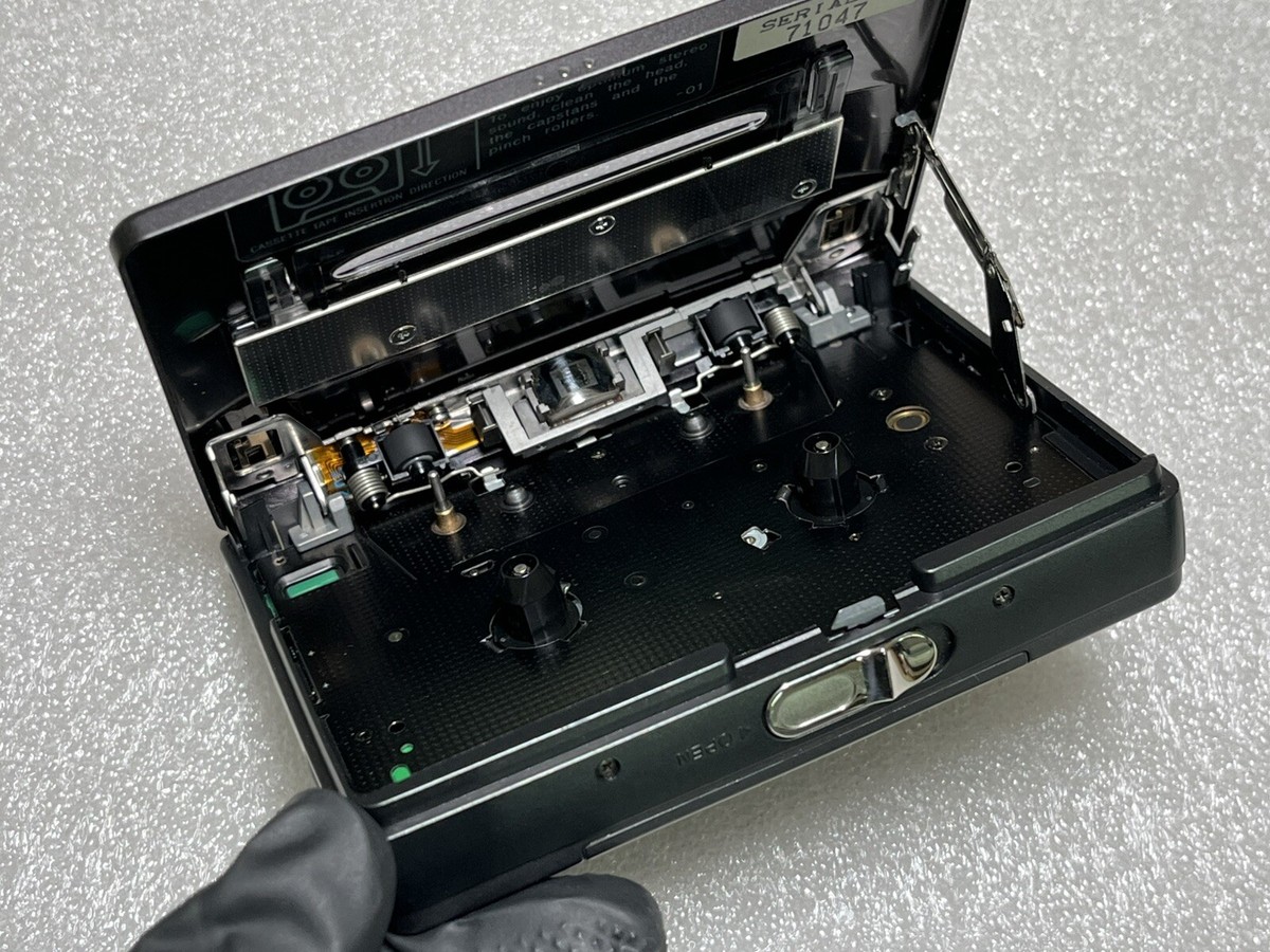 SONY WALKMAN 希少モデル カセットウォークマン WM-EX57 Sony WM-EX57 ▷ Walkman.land