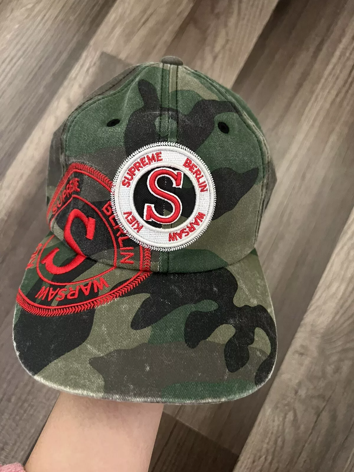 Chapeau casquette Supreme Camp camouflage vert neuf avec logo rouge