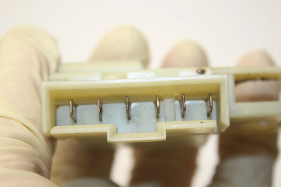 Interruptor de luz de freno de parada Hummer H2 2003-2007 6,0 L 25771554 OEM Foto 4 de 4