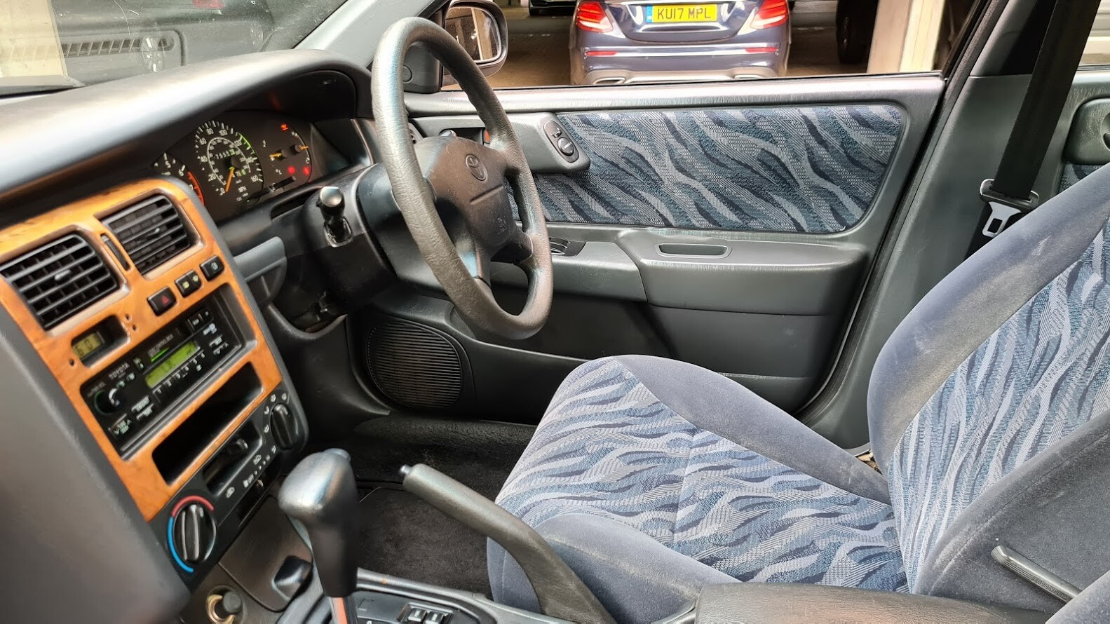 Image 4 - TOYOTA-CARINA-E-GLi-AUTO-2-0-2-OWNERS-FROM-NEW-LOW-77K-MILES