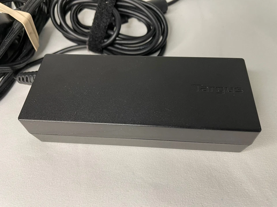 Targus Universal 90W Laptop AC Adapter Power Supply Notebook NO TIPS Replacement - Image 2 of 4