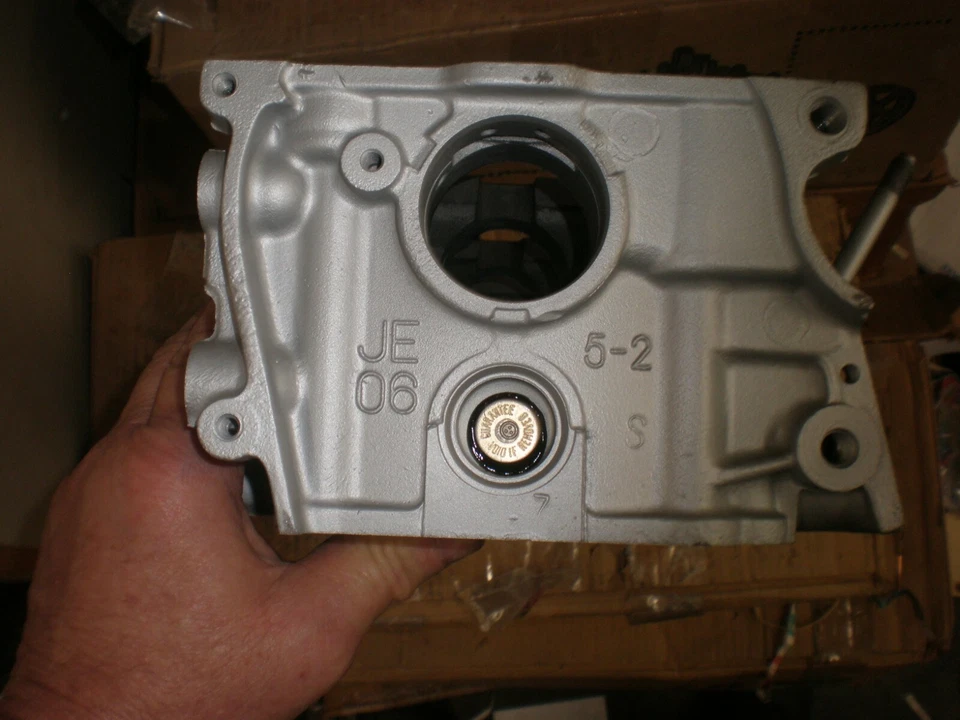 MAZDA 929 MPV 18 VALVE 3.0 SOHC V6 CASTING # JE06 LEFT SIDE CYLINDER HEAD Foto 4 de 4