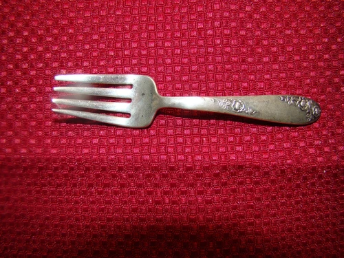 LUNT STERLING SILVER SWEETHEART ROSE BABY FORK NO MONOGRAM