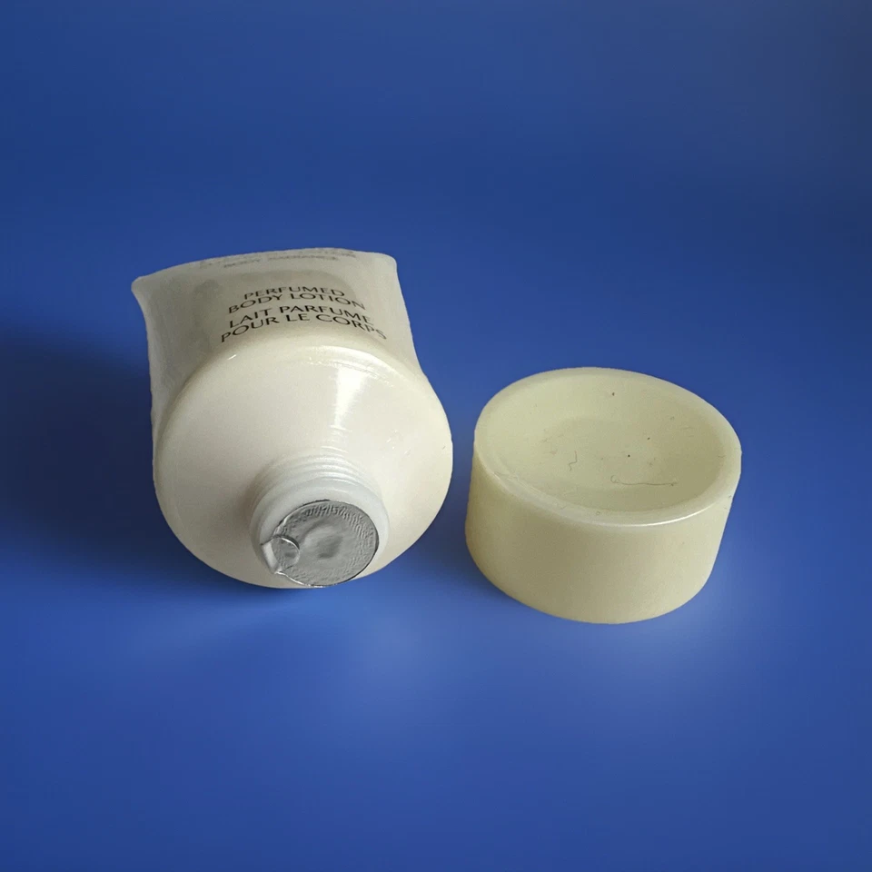 Loción corporal perfumada White Diamonds de Elizabeth Taylor para mujer 1,7 oz sellada Foto 3 de 3