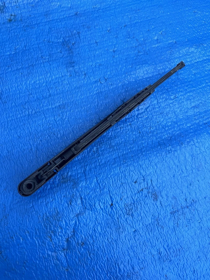 2011-2015 Nissan INFINITI QX56 QX60 LIFTGATE TAILGATE TRUNK REAR WIPER ARM OEM - Image 3 of 4