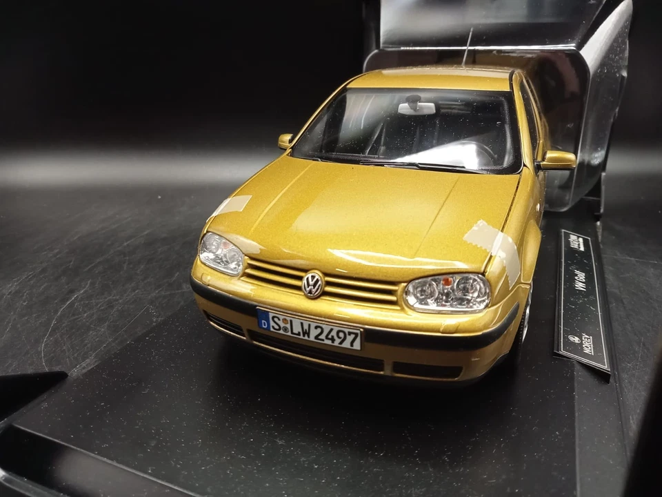 VW Golf IV GTI 1/18 Norev - Immagine 4 di 4