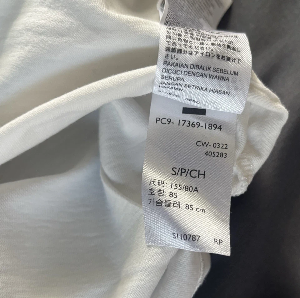 Camiseta para mujer Levi's floral pequeña 100 % algodón Foto 4 de 4