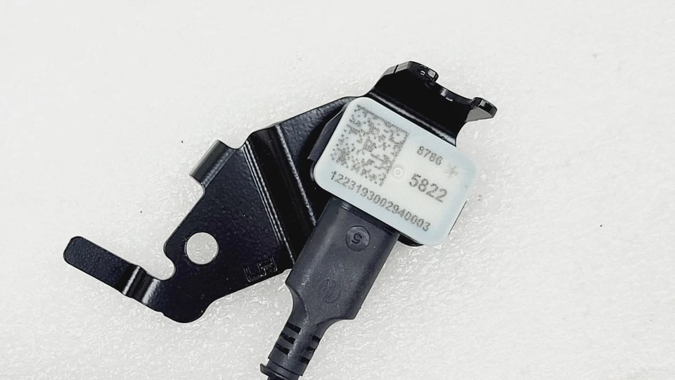 23 雪佛兰 Corvette 左后电子悬挂加速度计传感器 87865822 — 第 2/3 张图片