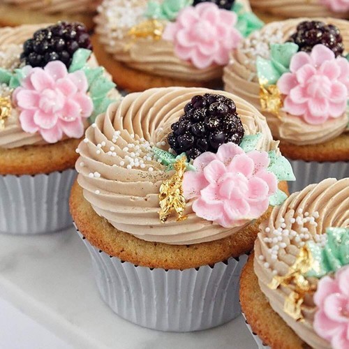 Silver Foil Jumbo Cupcake Liners Metallic Muffin Baking Cups 160-Count - Picture 2 of 7