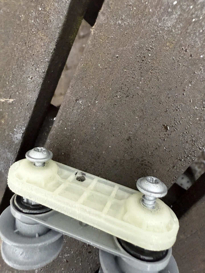 Soporte de riel de cesta superior para lavavajillas de repuesto (ruedas) para KENWOOD KDW45W20 Foto 2 de 4