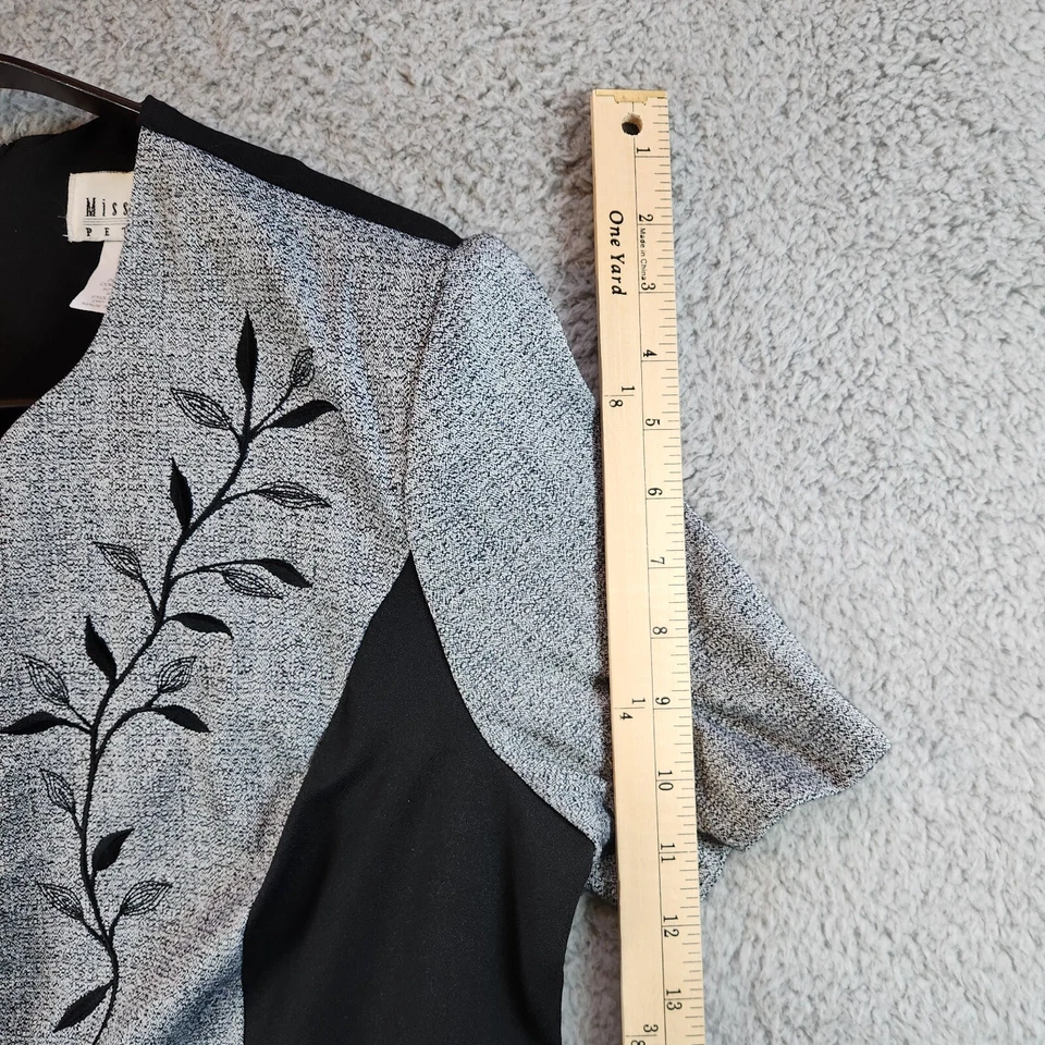 Vestido Miss Dorby Petites - Feminino Tamanho 14P - Cinza e Preto - Imagem 3 de 4