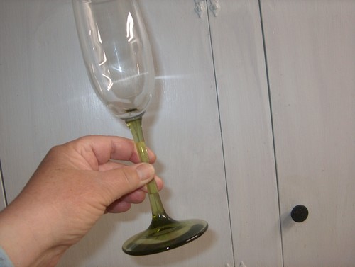 WINE/CHAMPAGNE FLUTES/GLASSES SET OF (6) CLEAR W/OLIVE GREEN STEMS U.S.A MADE - Picture 5 of 7