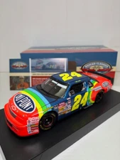 1st CUP WIN NASCAR CLASSICS 1994 JEFF GORDON #24 DUPONT CHARLOTTE WIN 1/24 CAR