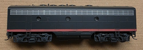 Stewart Hobbies 9161 HO Southern Pacific Powered F7B Phase I Late 'Black Widow' - Picture 3 of 10
