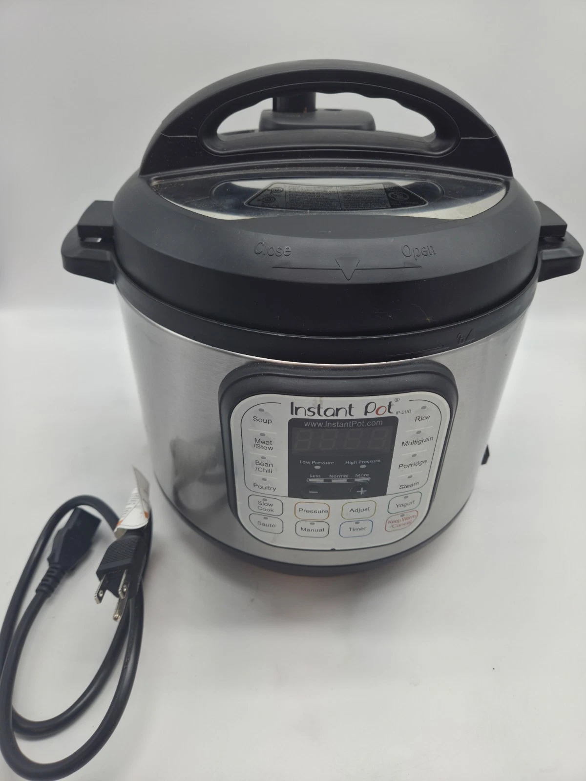 Instant Pot IP-DUO60 6 qt. 7-in1 Electric Pressure Cooker - Black/Silver