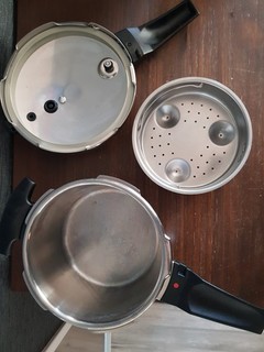 Fissler Edelstahl Schnellkochtopf mit Deckel und Dampfgareinsatz 2 5 L