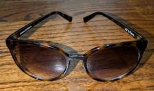 Le Specs Armada Sunglasses Tortoise Color 1902004 Vintage Cat Eye Flagstripe Vtg