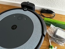 iRobot Roomba i3 Saugroboter mit App-Steuerung, Ersatzteilen, Homebase