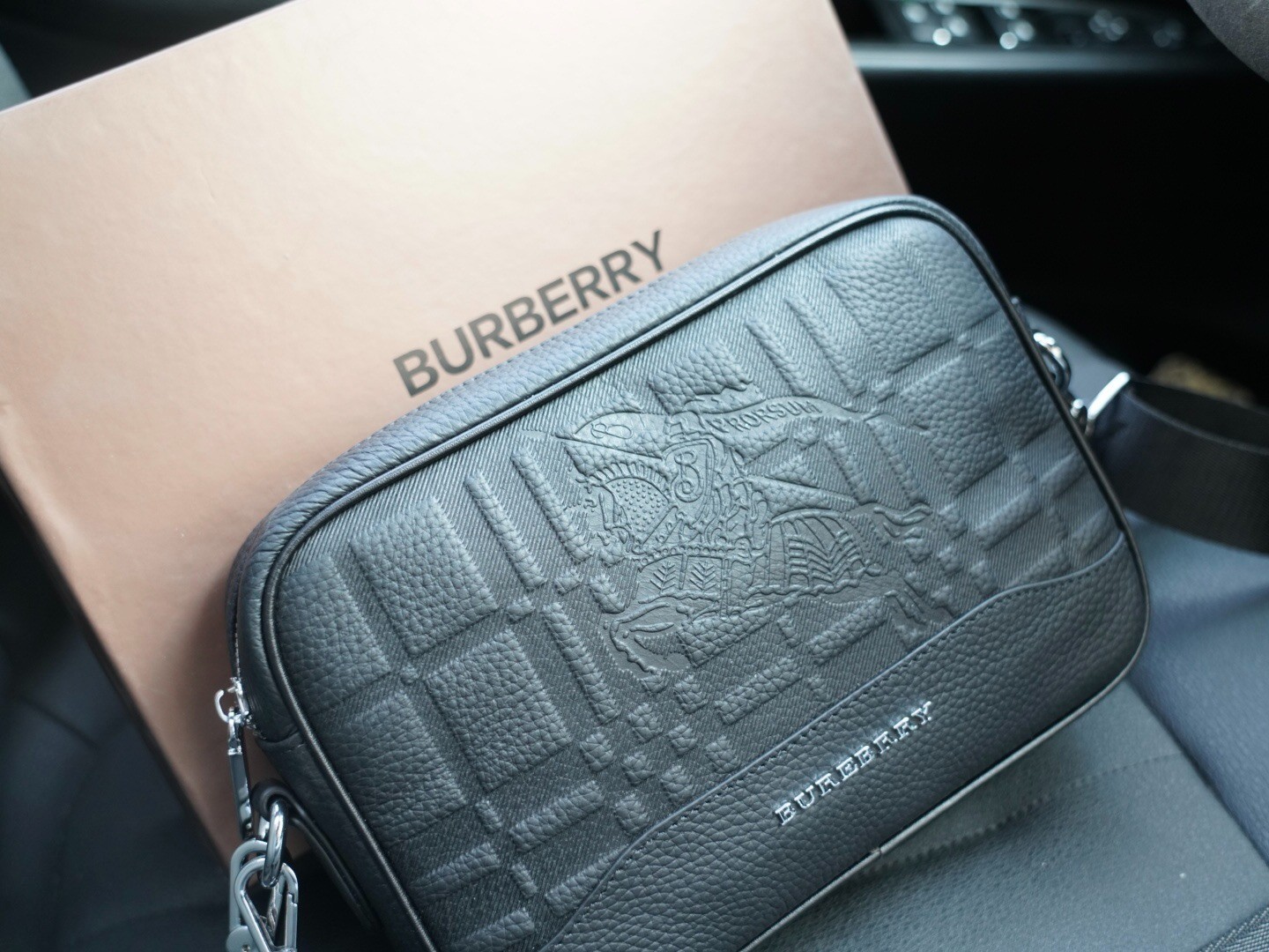 Borsa a tracolla/tracolla uomo Burberry in pelle nera