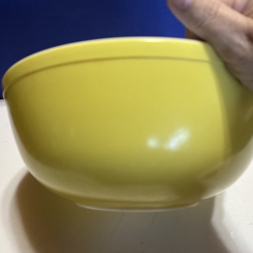 VTG #404 Pyrex Large Nesting Mixing Bowl Primary Color Yellow 4 Qt 10” - Picture 3 of 5