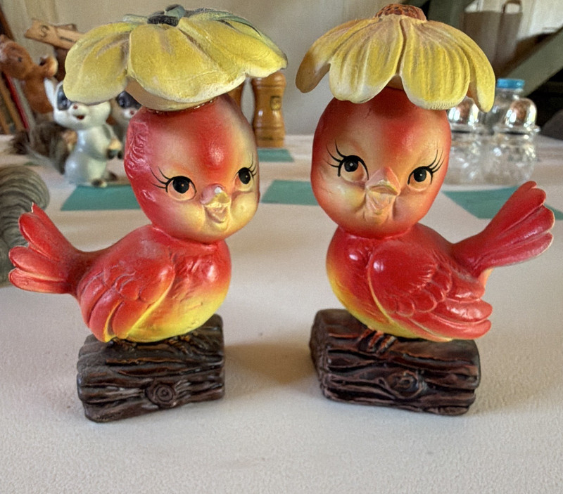 Ceramic Bird Salt & Pepper Shakers Set of 2 Red Yellow Brown Black Novelty