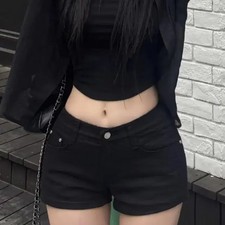Kinda Dami Low-Waist Black Shorts with Volumetric Hips