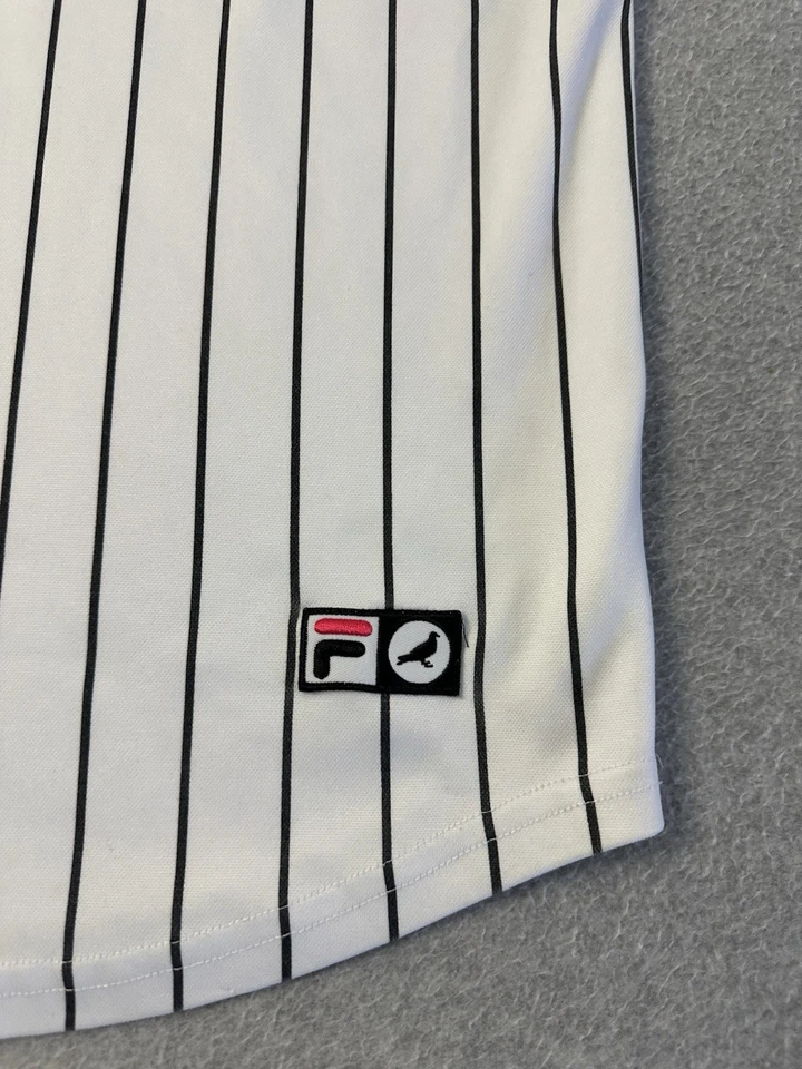 Camiseta deportiva Fila x Staple Pigeon Logo blanca negra a rayas para hombre S ropa de calle rara Foto 4 de 4