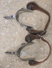 VINTAGE PAIR OF KELLY 315 BRONC RIDING SPURS WITH LEATHER STRAPS 