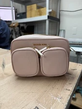 Michael Kors Jet Set Item Medium Pocket Crossbody Bag Tech Attached Powder Blush