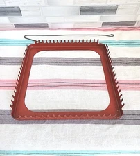 Vintage Red Metal Potholder Hand Loom And Hook Set 60s/70s 18 Teeth Per Side