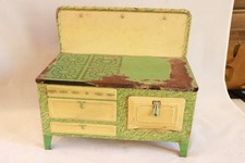 Toy Woverine 1940's Tin Litho Stove in Green and Cream