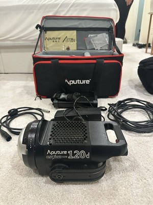 Aputure LS C120d II Light Storm COB 2.4Ghz Daylight Kit