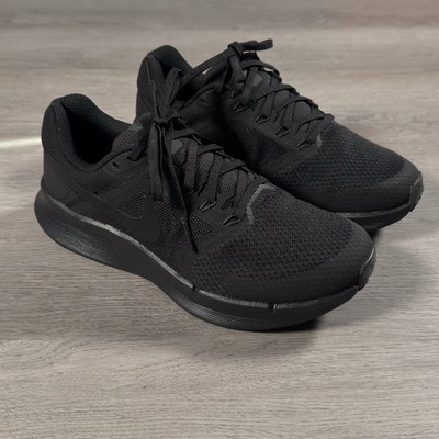 nike quest 2 triple black