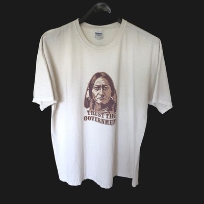 Y2K Trust The Government Native American T-Shirt XL Off-White Distressed