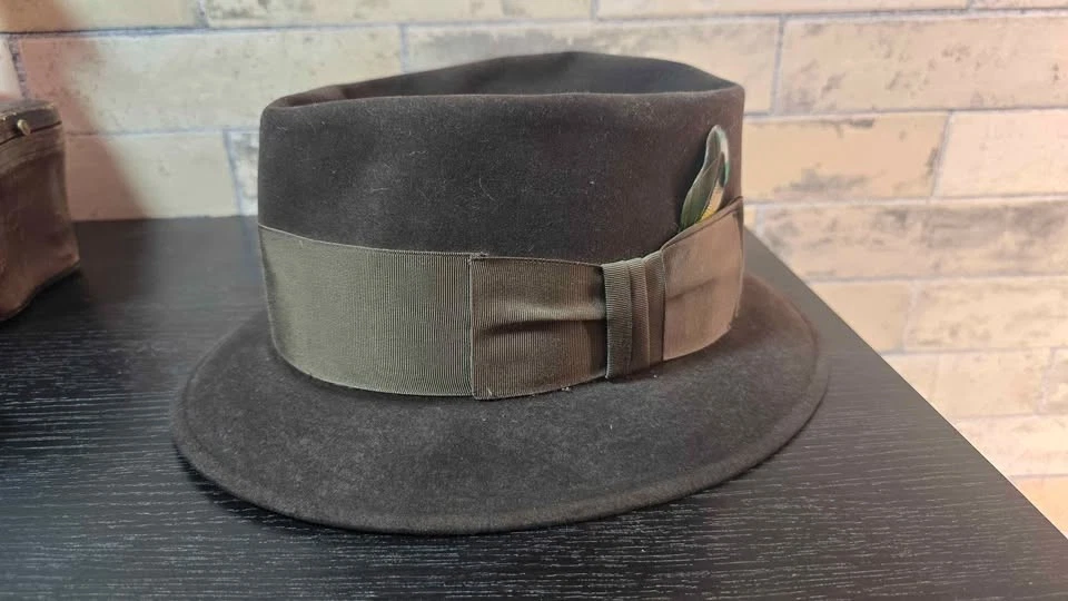 Vintage 60s Towncraft Plus Fedora 7 1/4 Long Oval Brown PERFECT w/orig feather - Image 1 of 4