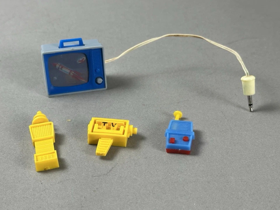 Фигурка робота Eldon 1968 BILLY BLASTOFF космическая база и аксессуары РАБОТАЮТ - Изображение 2 из 4