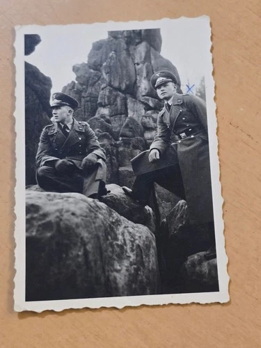 1939 YOUNG LUFTWAFFE COMRADES POSE WWII WW2 German Wartime Military Photo