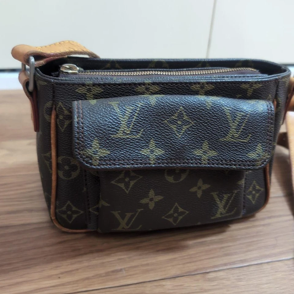 Bolso Mensajero de Hombro Louis Vuitton Viva Cite PM Monograma Foto 2 de 4