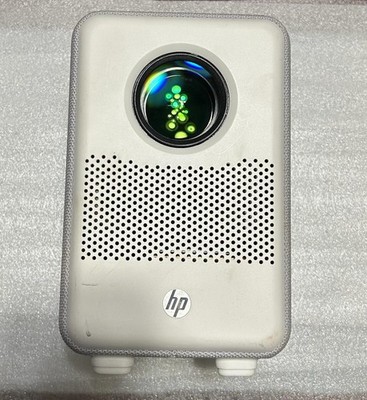 HP Portable Mini Projector   Compact Home Theater Projector With Remote Used