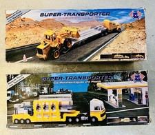 Playbear Renault Truck mit Tankstelle + Kenworth-Truck mit Radlader