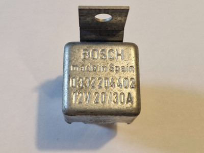Gebrauchtes Relais original BOSCH Arbeitsstrom 0332204402