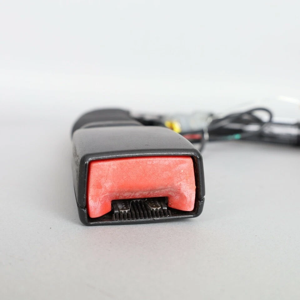 BMW 525i 528i 530i 535i 545i 550i M5 Front Seat Belt Buckle Right OEM Used Foto 2 de 4