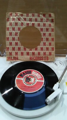Jane Birkin & Serge Gainsbourg: Je T'Aime...Moi Non Plus Vinyl Single - 0065/24